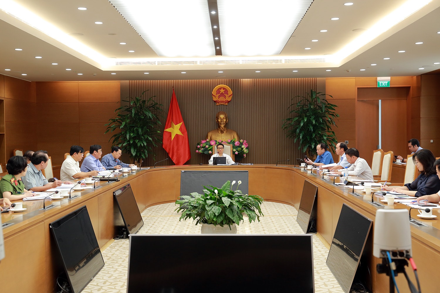ra soat co phuong an mua bao hiem y te cho 5 nguoi cao tuoi chua co the bao hiem y te hinh 1