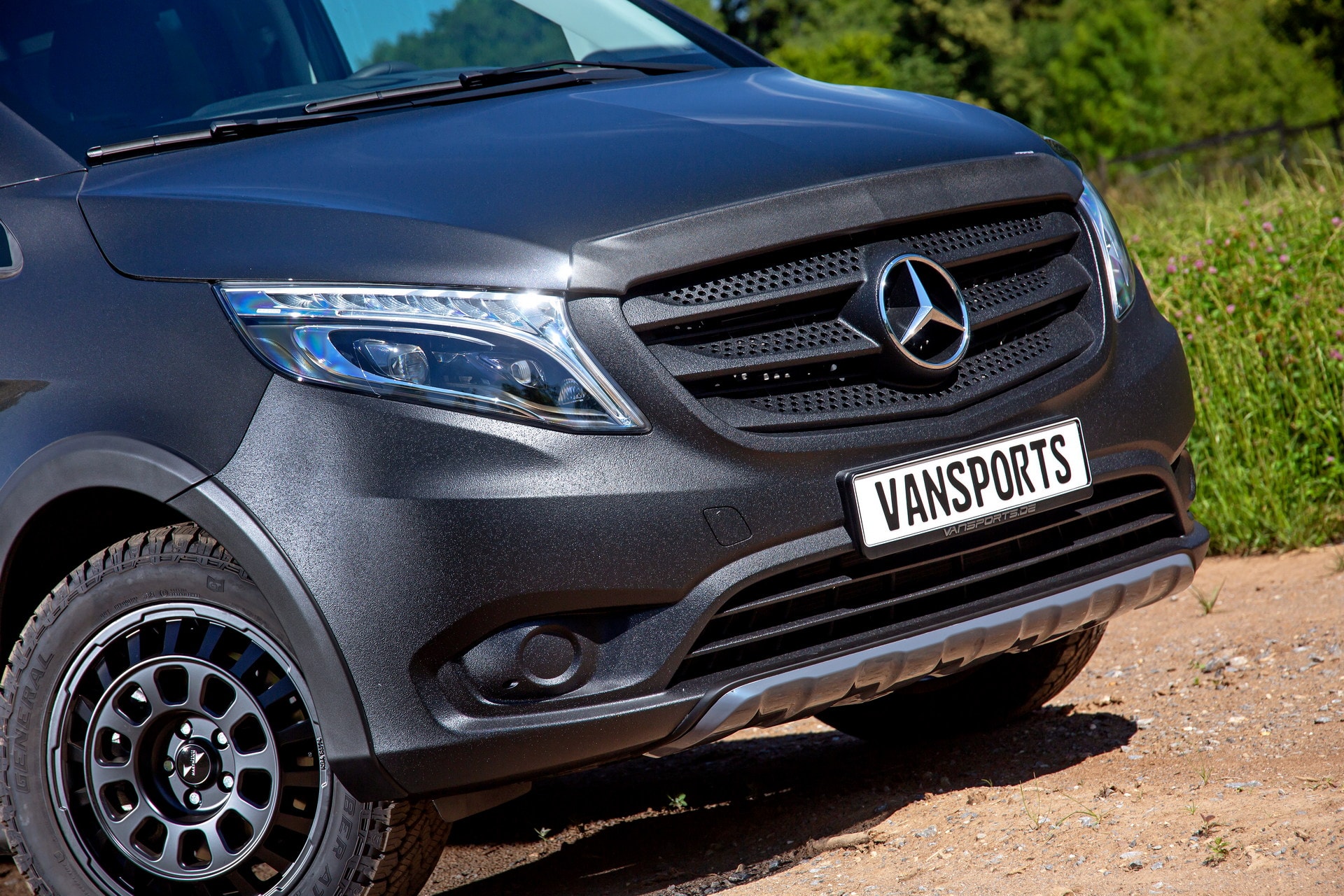ban do mercedes benz vito 4 4 geotrek edition danh cho da ngoai hinh 3