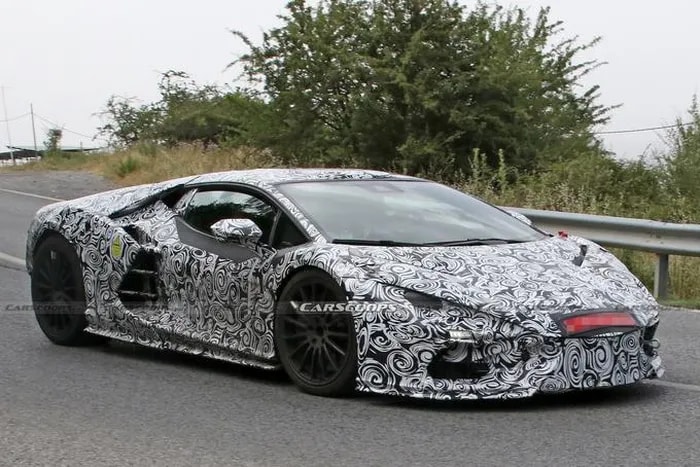 lamborghini aventador 2024 lo hinh anh chay thu hinh 1