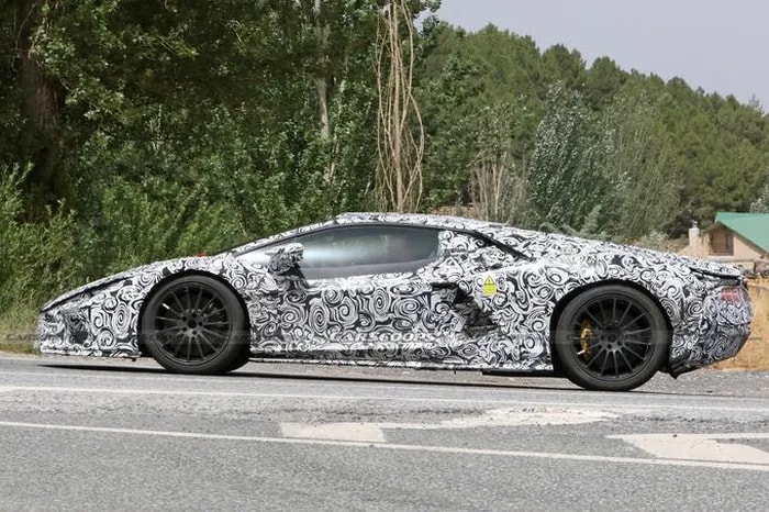 lamborghini aventador 2024 lo hinh anh chay thu hinh 4