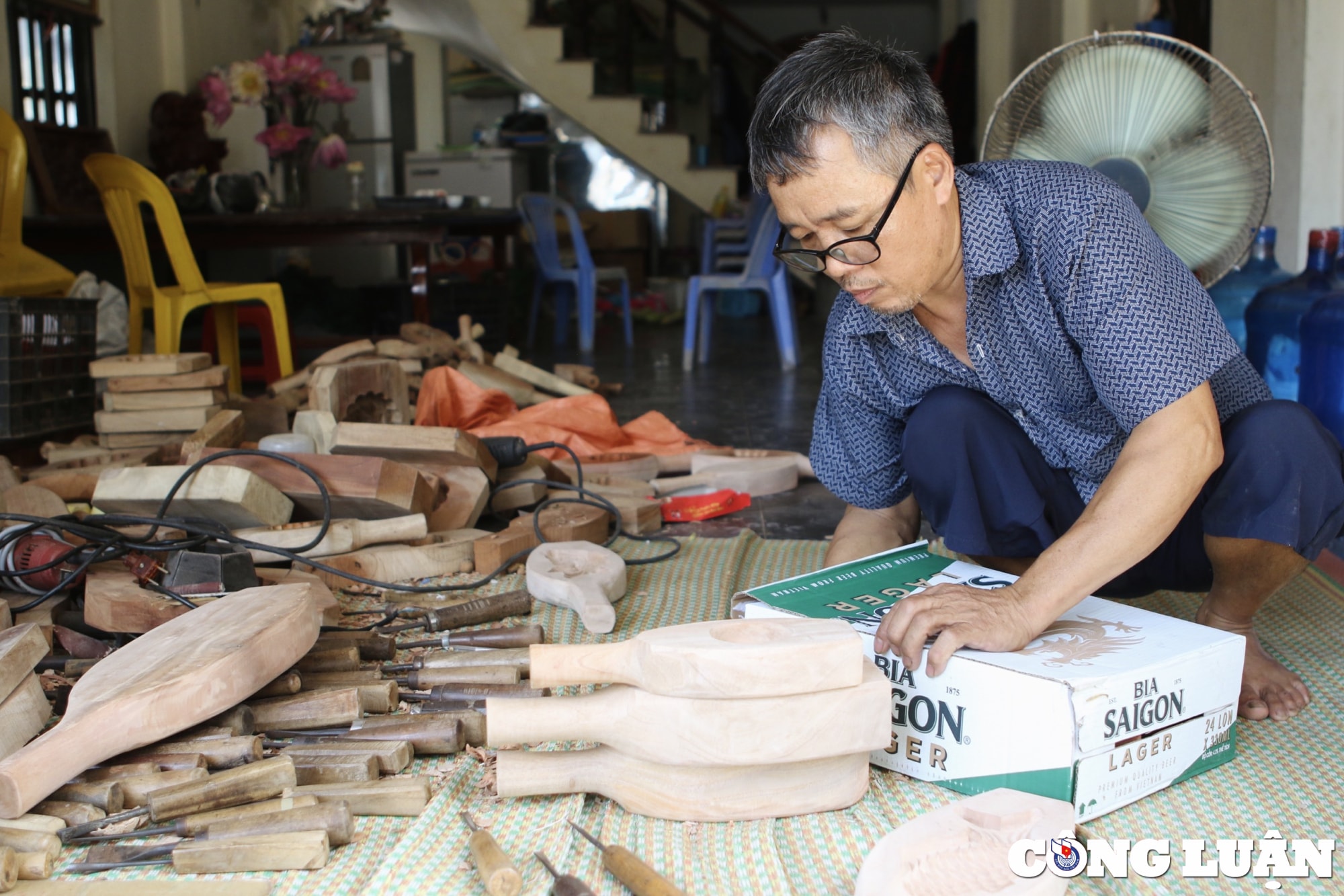 ghe tham nghe nhan lam khuon banh trung thu go cuoi cung o ha thanh hinh 3