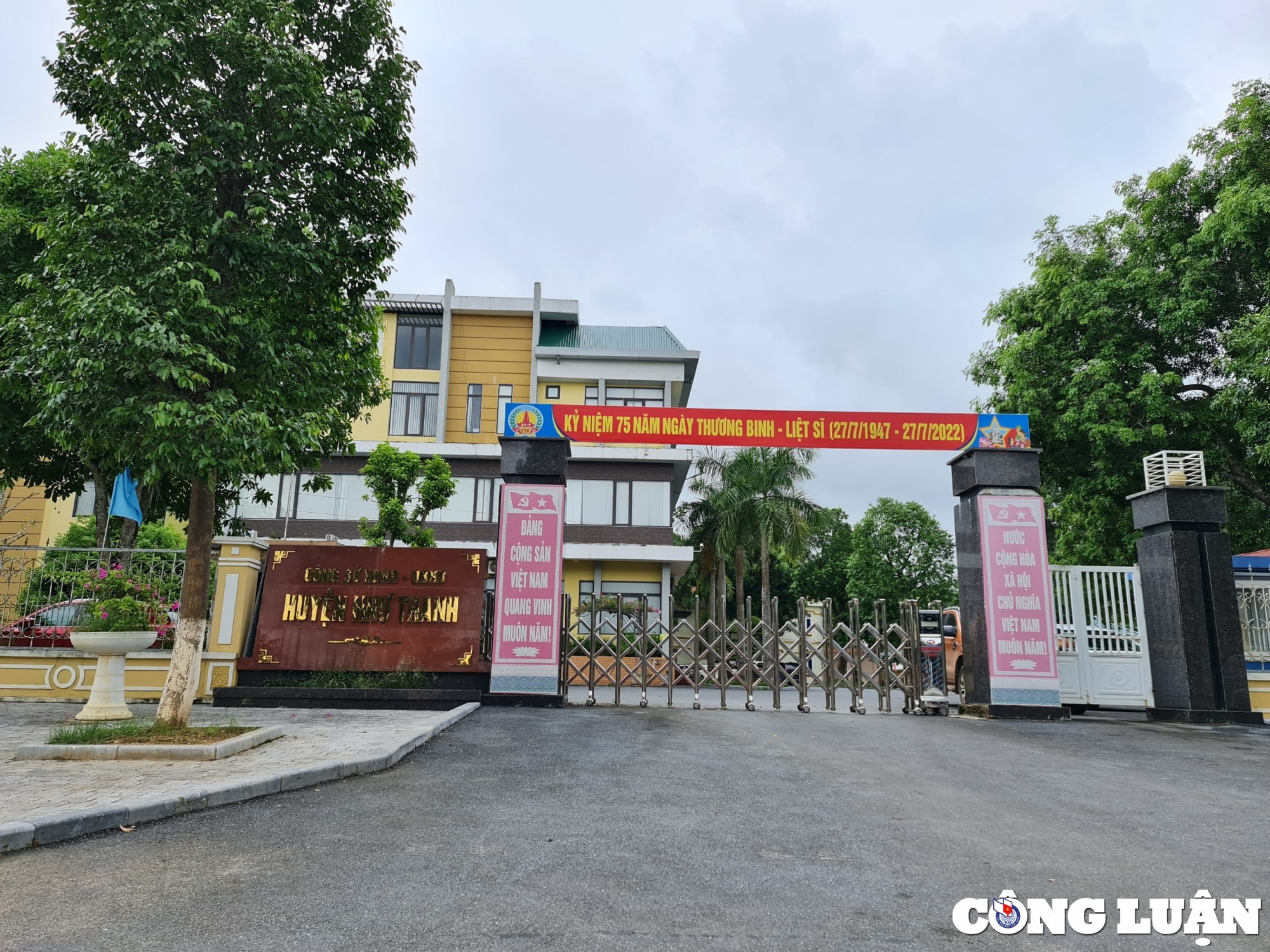 ba hoa ghe tham noi lam viec cua truong phong kinh te ha tang huyen nhu thanh hinh 2