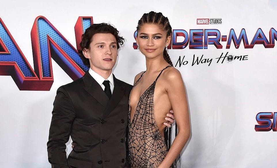 nam vdv bong bau duc marlon humphrey muon zendaya bo nguoi nhen tom holland hinh 1