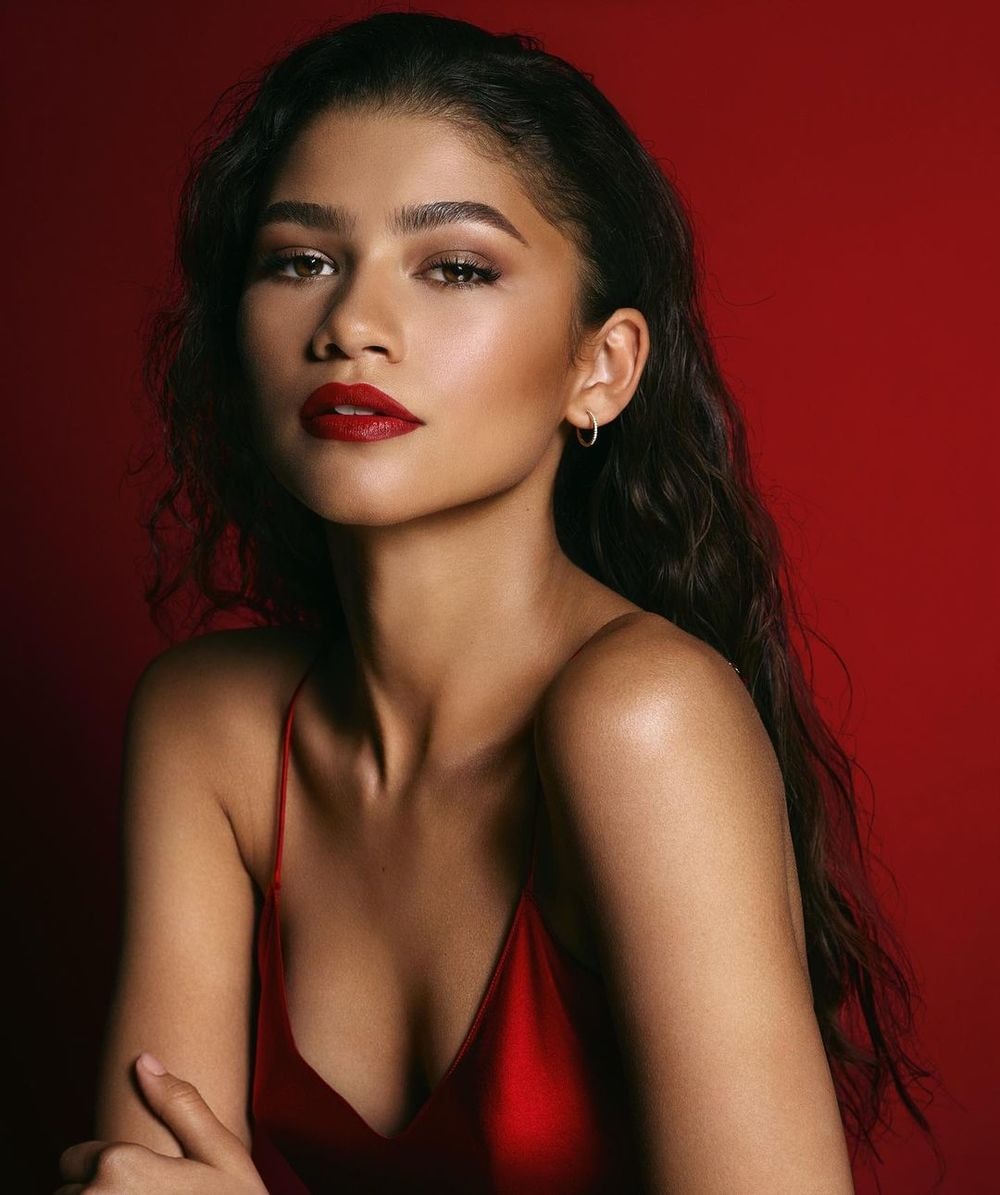 nam vdv bong bau duc marlon humphrey muon zendaya bo nguoi nhen tom holland hinh 2