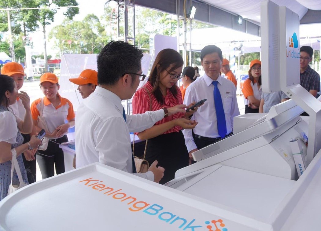 kienlongbank va unicloud hop tac trien khai lap dat 1000 may stm tai vung sau vung xa hinh 4