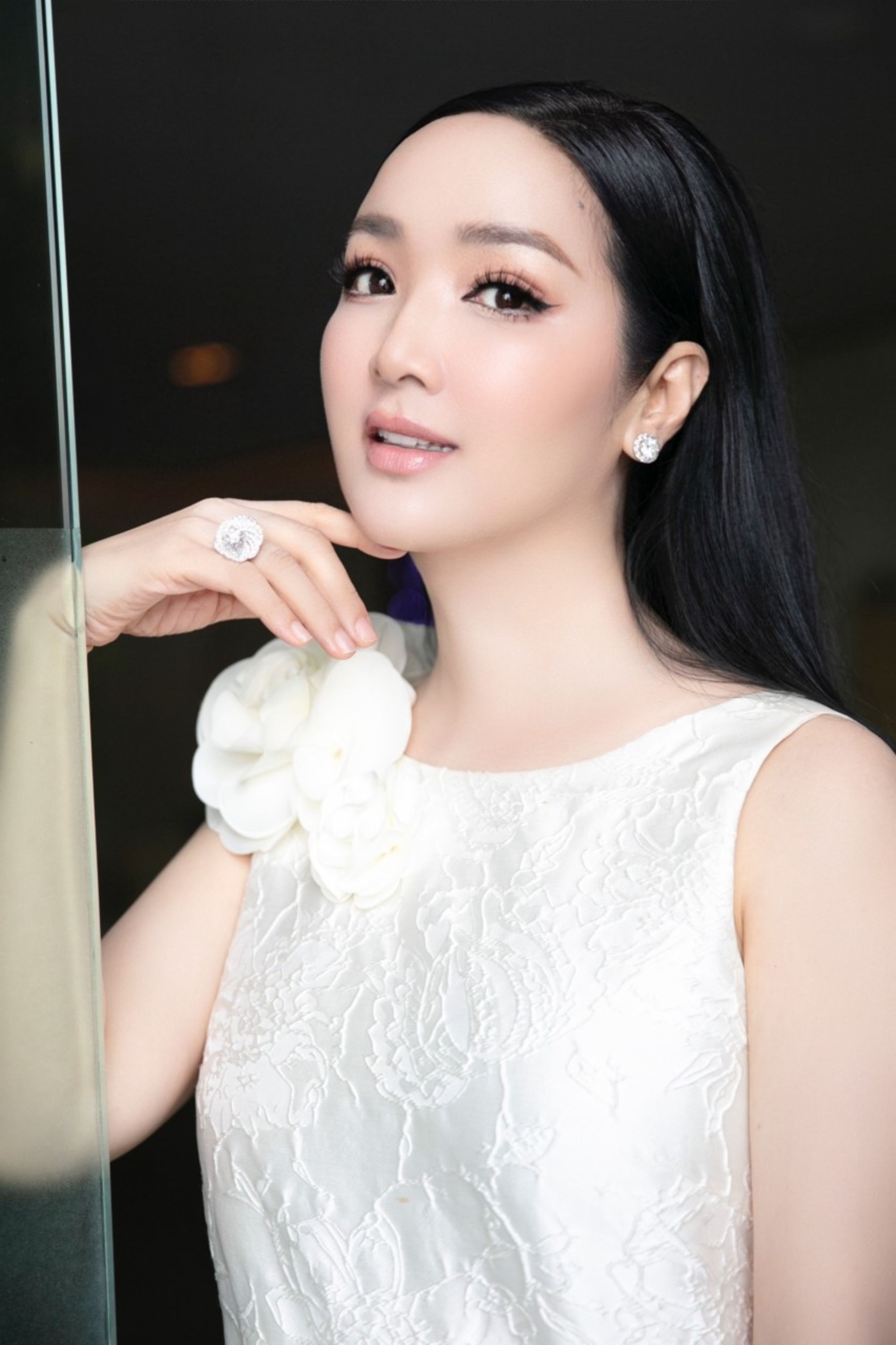 hoa hau den hung giang my lam giam khao cuoc thi hoa hau quy ba viet nam 2022 hinh 6