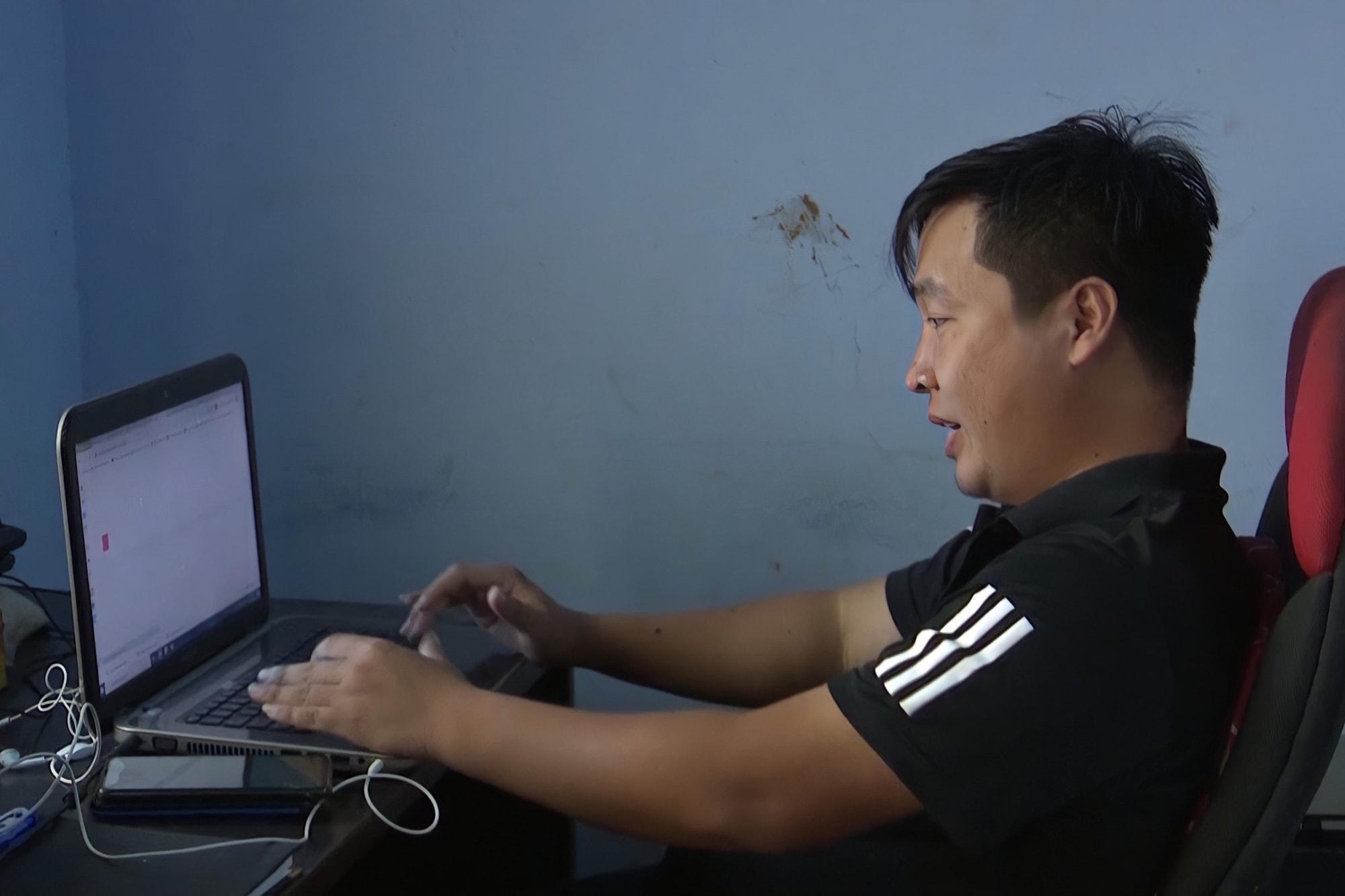 vuot len nghich canh thanh nien khuyet tat ve tuong lai cho nguoi dong canh ngo hinh 5