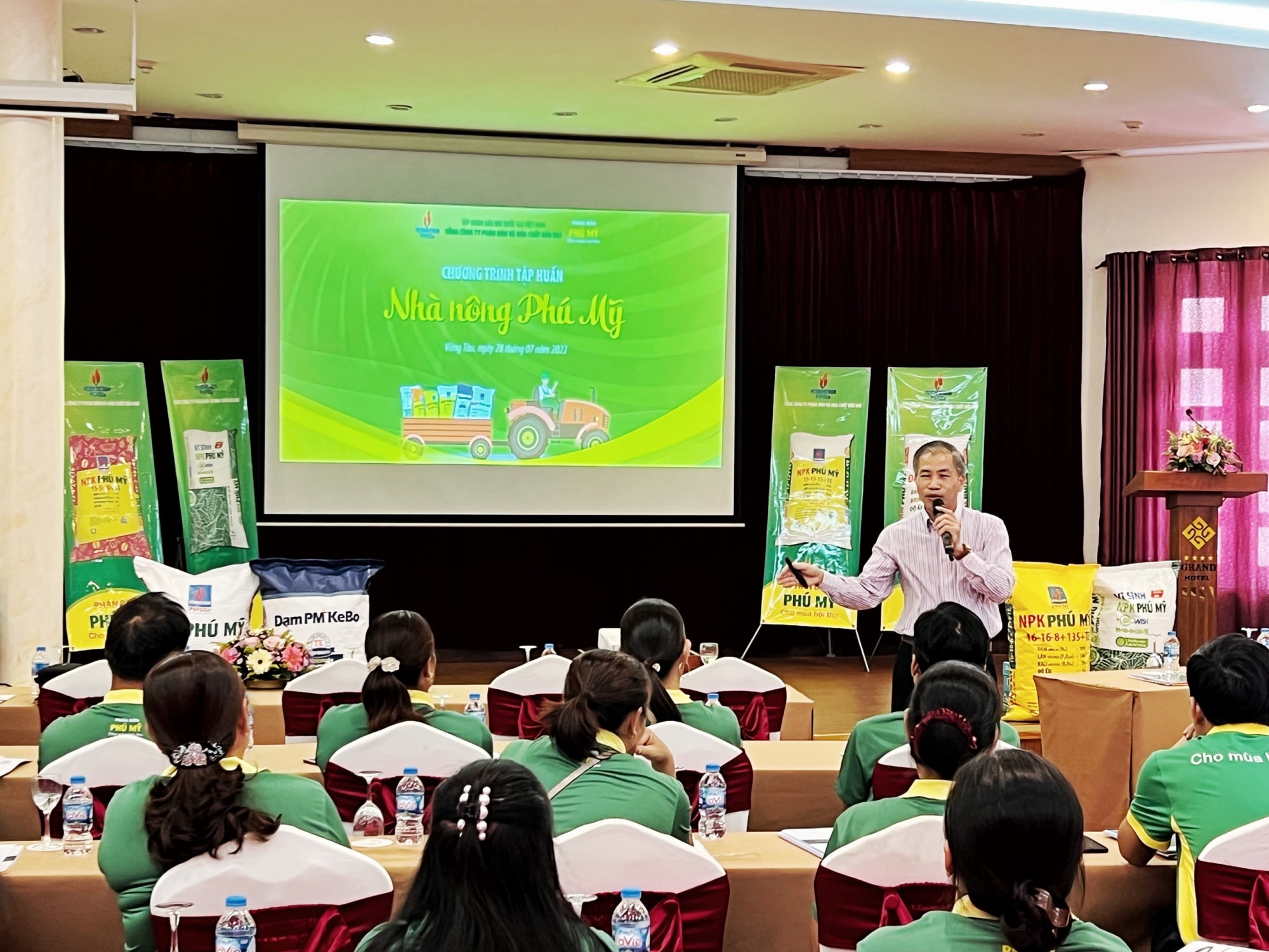 chuong trinh nha nong phu my lan toa ky thuat canh tac toi ba con nong dan hinh 1