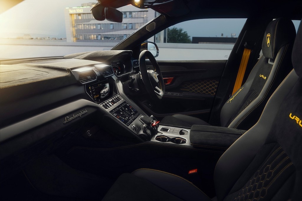 suv lamborghini urus performante chinh thuc duoc ven man hinh 4