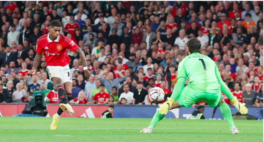 thang liverpool 2 1 man utd co 3 diem dau tien tai ngoai hang anh hinh 2