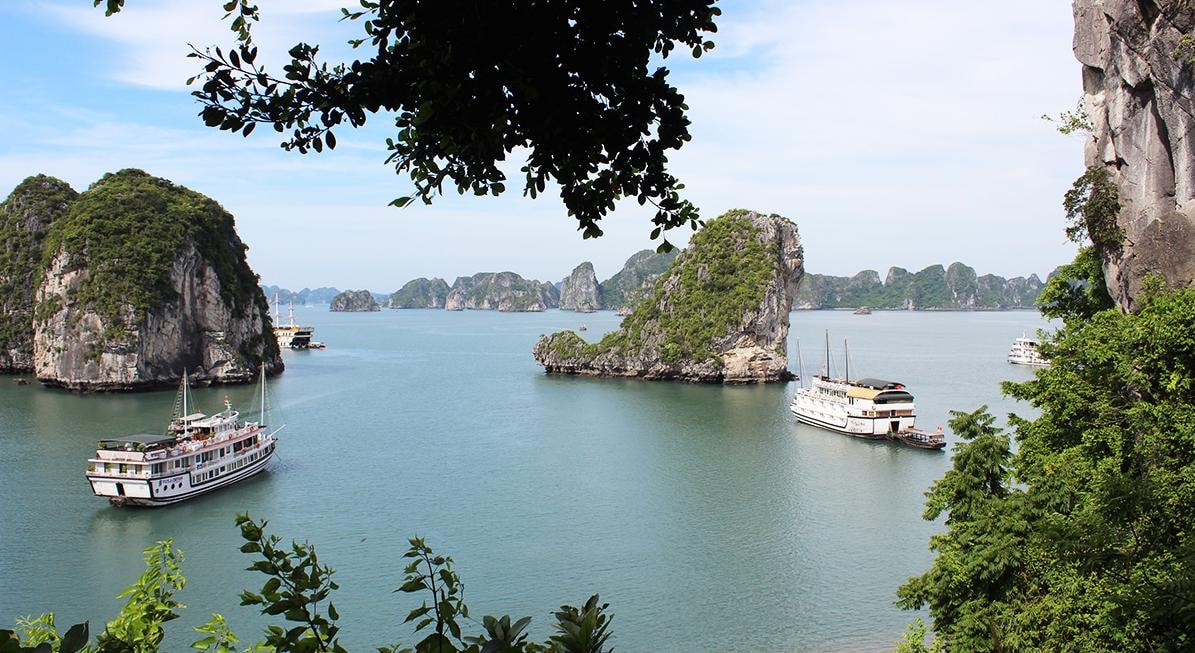 vinh ha long lot top 10 diem den dep nhat the gioi nam 2022 hinh 3