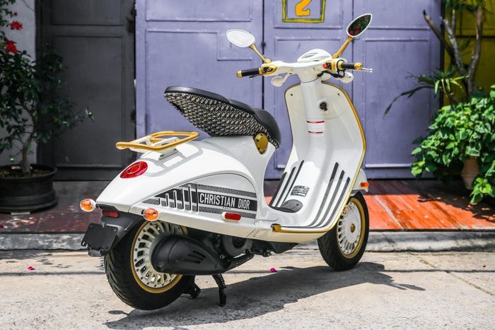 vespa 946 christian dior 155 phien ban nhap khau tu my hinh 6