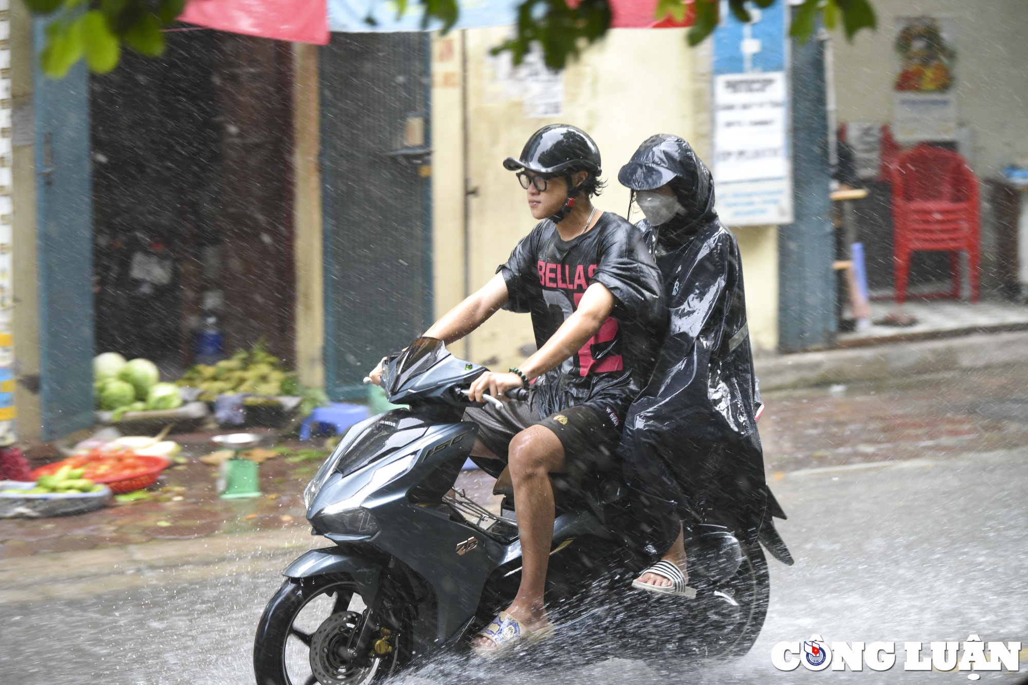 ha noi sau moi con mua lon nhieu tuyen pho lai ngap cuc bo hinh 3