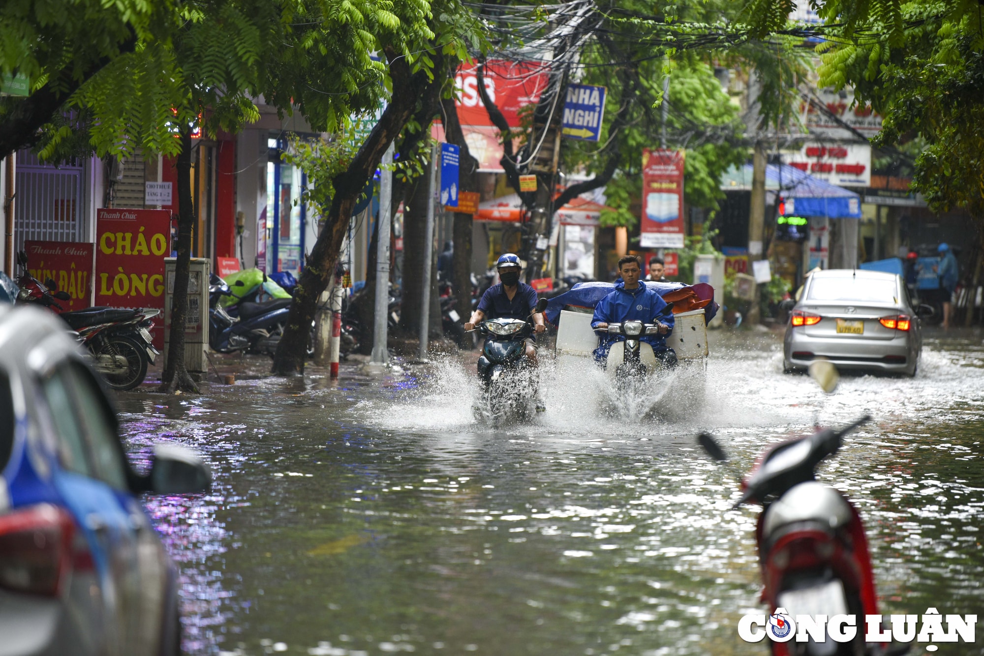 ha noi sau moi con mua lon nhieu tuyen pho lai ngap cuc bo hinh 1