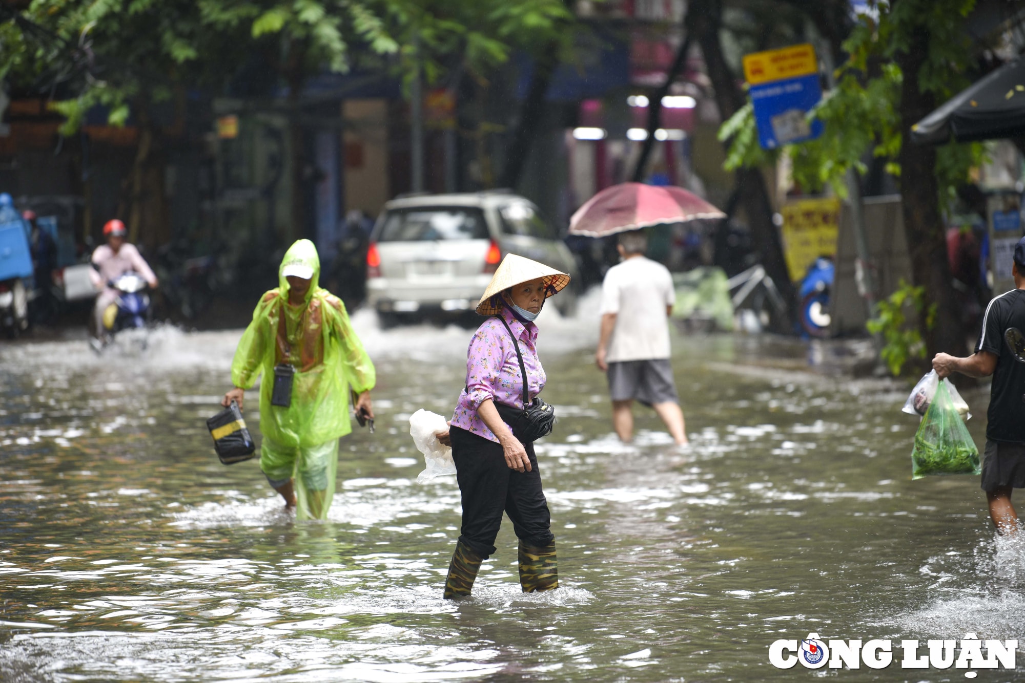 ha noi sau moi con mua lon nhieu tuyen pho lai ngap cuc bo hinh 10