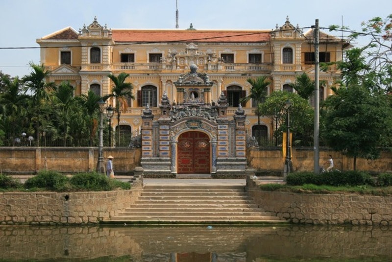 chinh phu phap tai tro gan 900 trieu dong tu bo cung an dinh o hue hinh 1