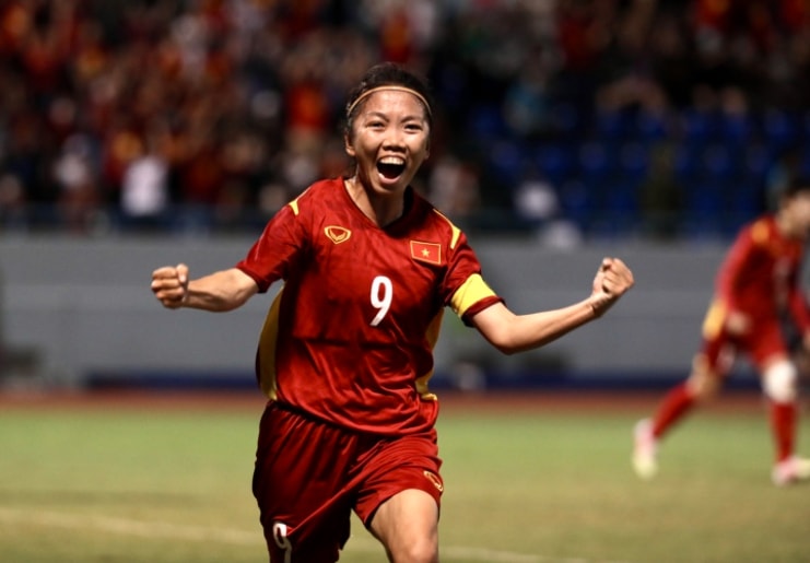 tien dao huynh nhu tro thanh ban hop dong lich su cua doi bong bo dao nha hinh 3