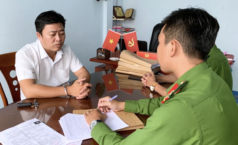 bat giu doi tuong lua dao bi truy na dac biet nguy hiem hinh 1