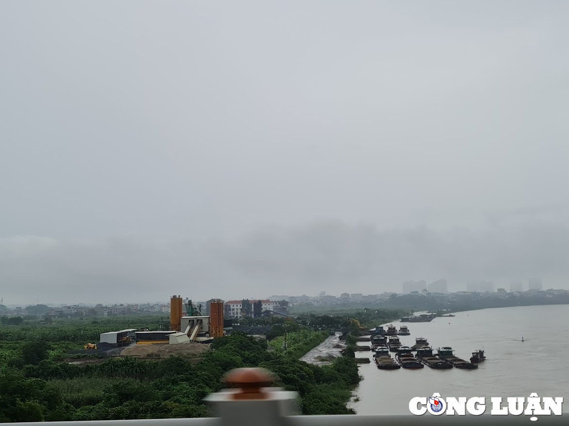 gia lam ha noi chinh quyen lam ngo cho hang loat tram be tong ngang nhien hoat dong trong mua mua bao hinh 6