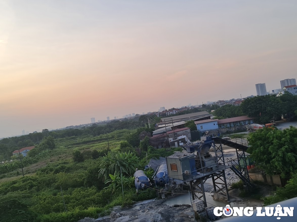 gia lam ha noi chinh quyen lam ngo cho hang loat tram be tong ngang nhien hoat dong trong mua mua bao hinh 8