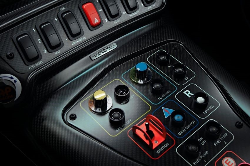 can canh xe dua phien ban gioi han mercedes amg gt3 edition 55 hinh 4