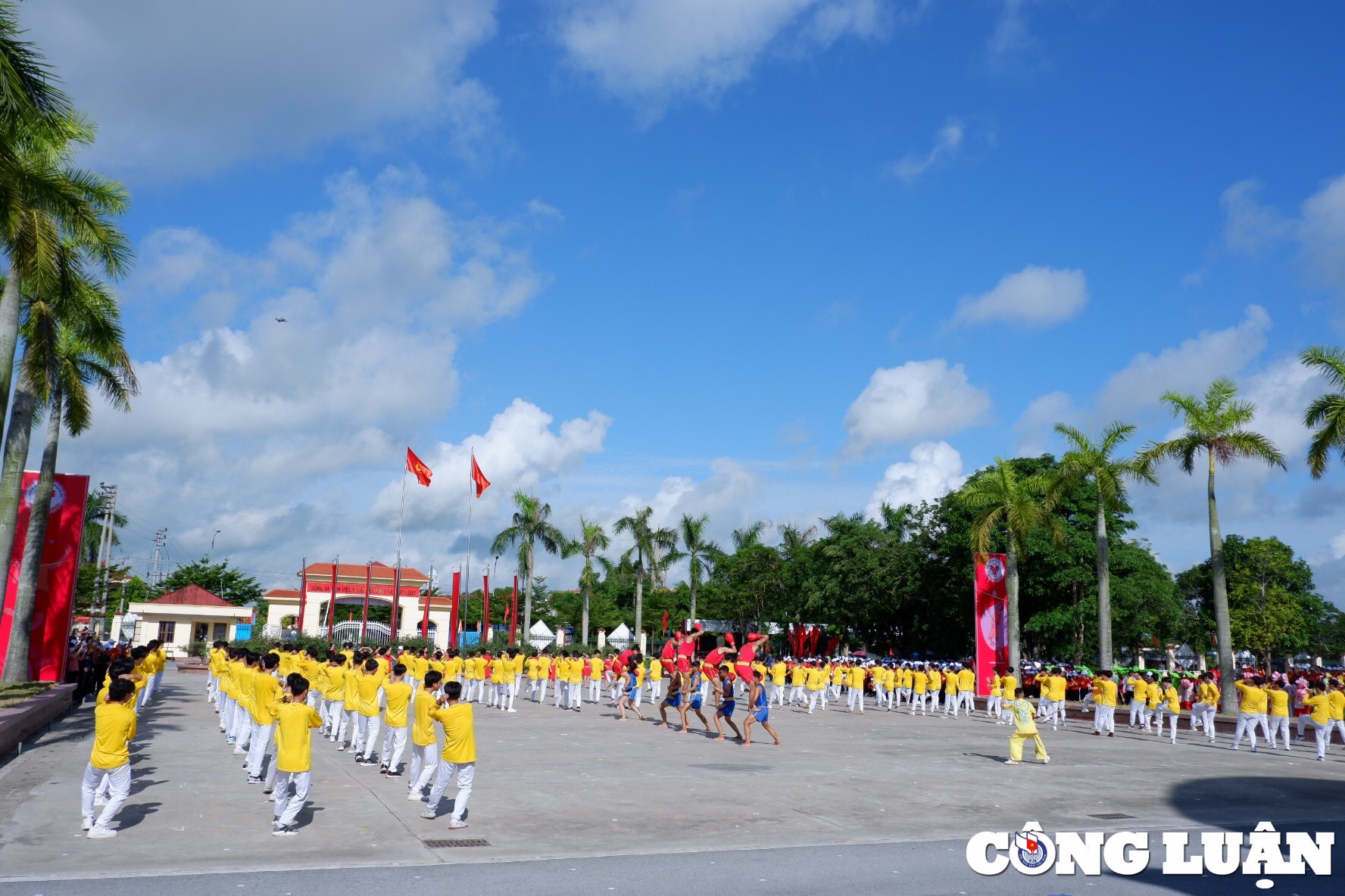 nam dinh gan 3000 nguoi tham du dai hoi the duc the thao huyen nam truc hinh 1
