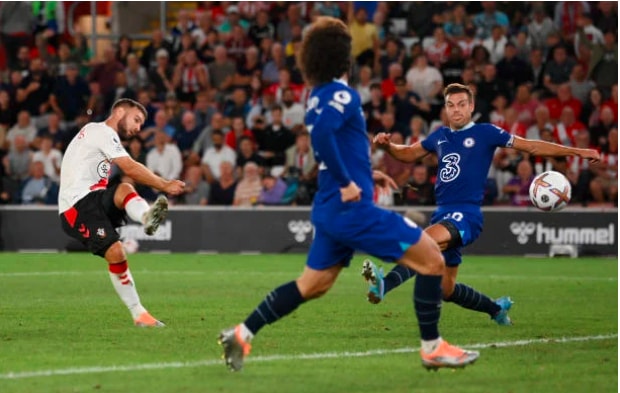 sterling ghi ban chelsea van nhan that bai 1 2 truoc southampton hinh 1
