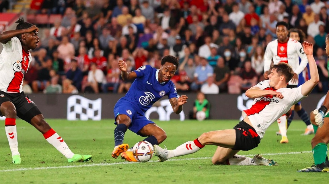 sterling ghi ban chelsea van nhan that bai 1 2 truoc southampton hinh 4