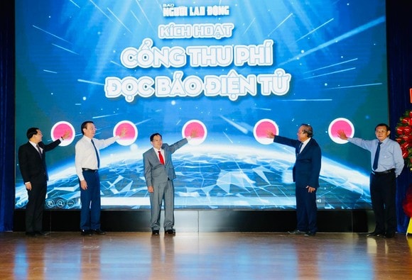bao nguoi lao dong thu phi ban doc vip quyet tam nghiem tuc va kien tri voi trach nhiem cao nhat hinh 1