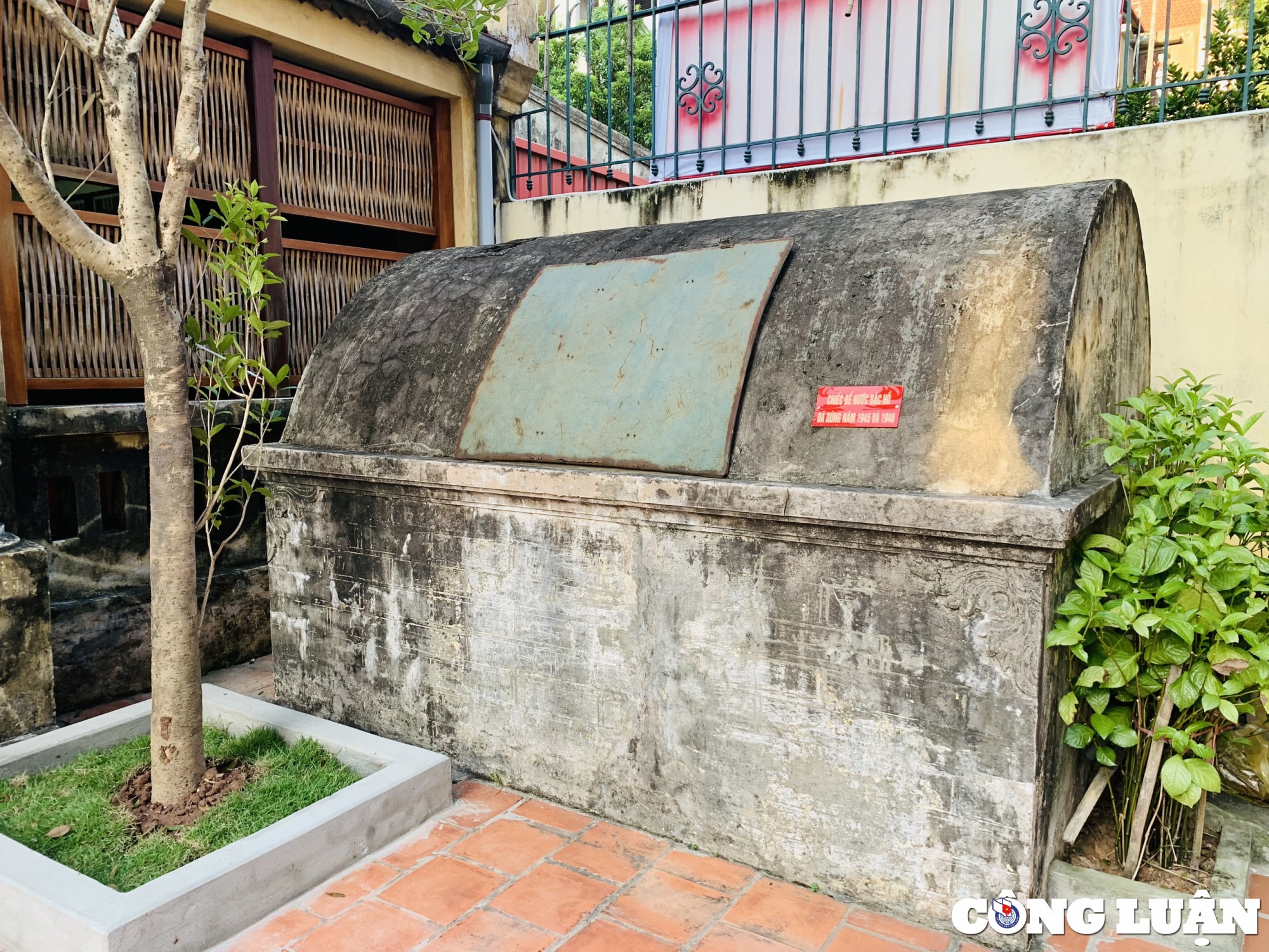 den tham ngoi nha bac ho tung o duoc xep hang di tich quoc gia hinh 11