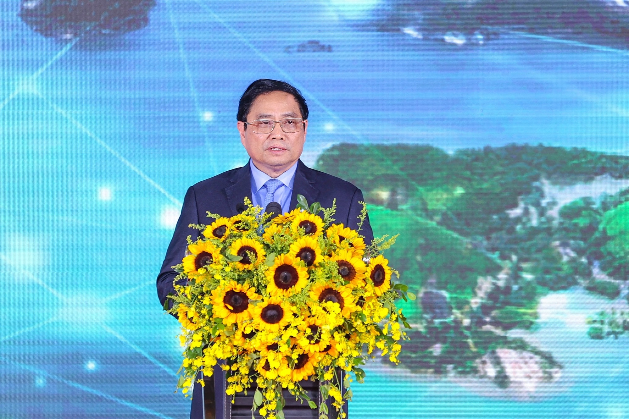 cung san bay cang bien cao toc van donmong cai da pha the doc dao cua quang ninh hinh 3