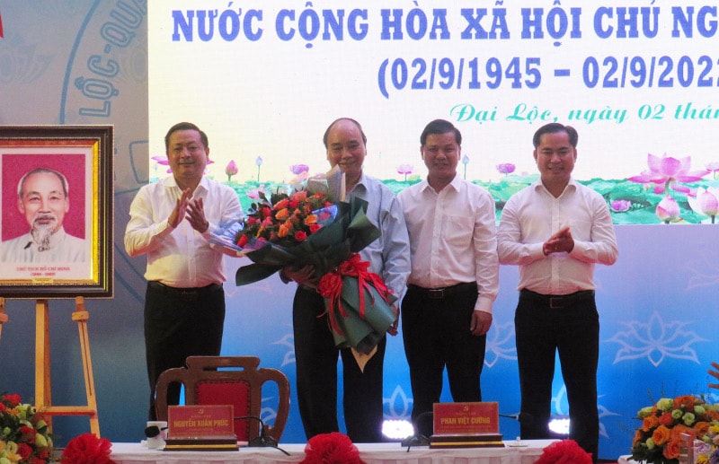 dai loc tiep tuc quan diem lay dan lam goc cham lo cho dan ca ve doi song lan vat chat hinh 3