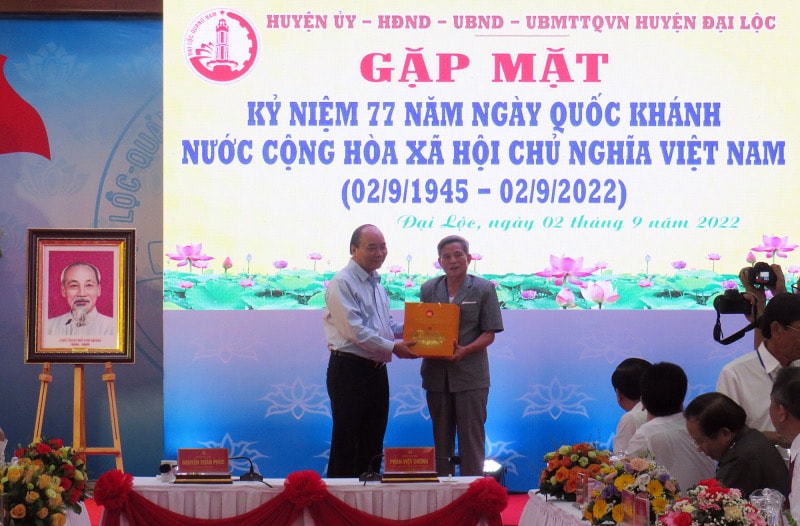 dai loc tiep tuc quan diem lay dan lam goc cham lo cho dan ca ve doi song lan vat chat hinh 4