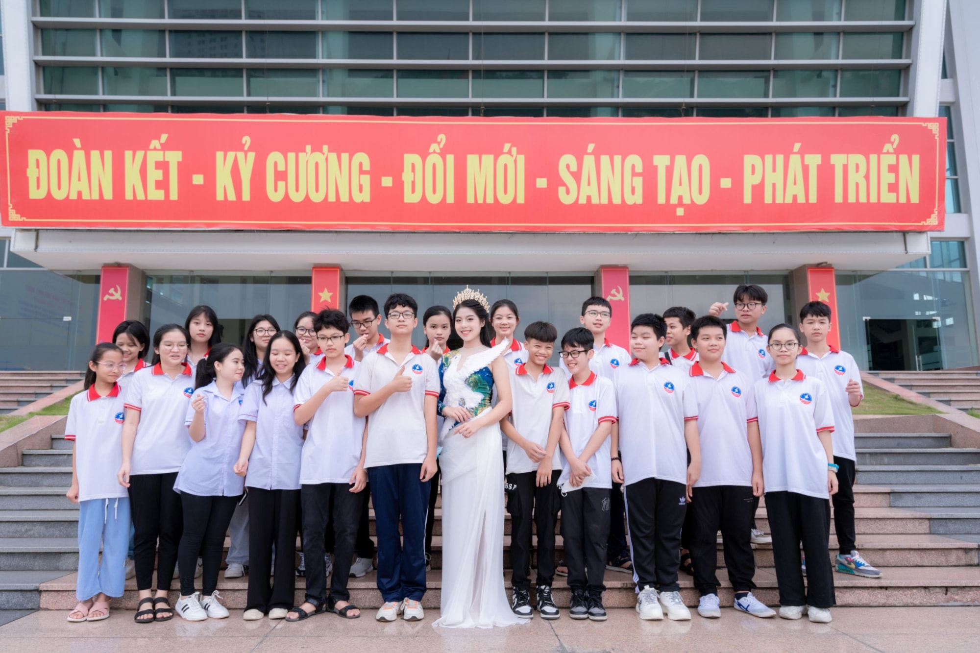 miss teen international ngo ngoc gia han lan toa thong diep hoa binh hanh phuc trong khat vong toan cau hinh 6