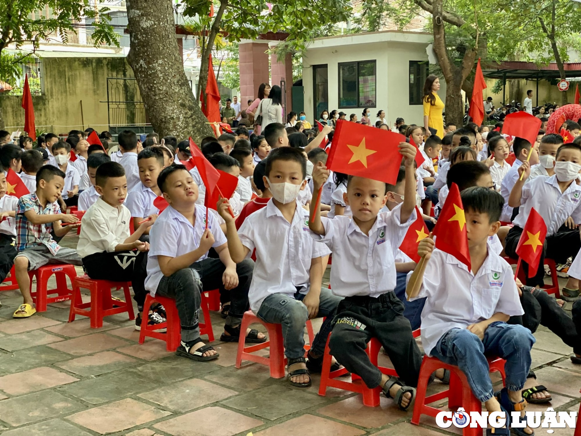 nhung hinh anh dep trong ngay khai giang nam hoc moi tai thanh hoa hinh 3