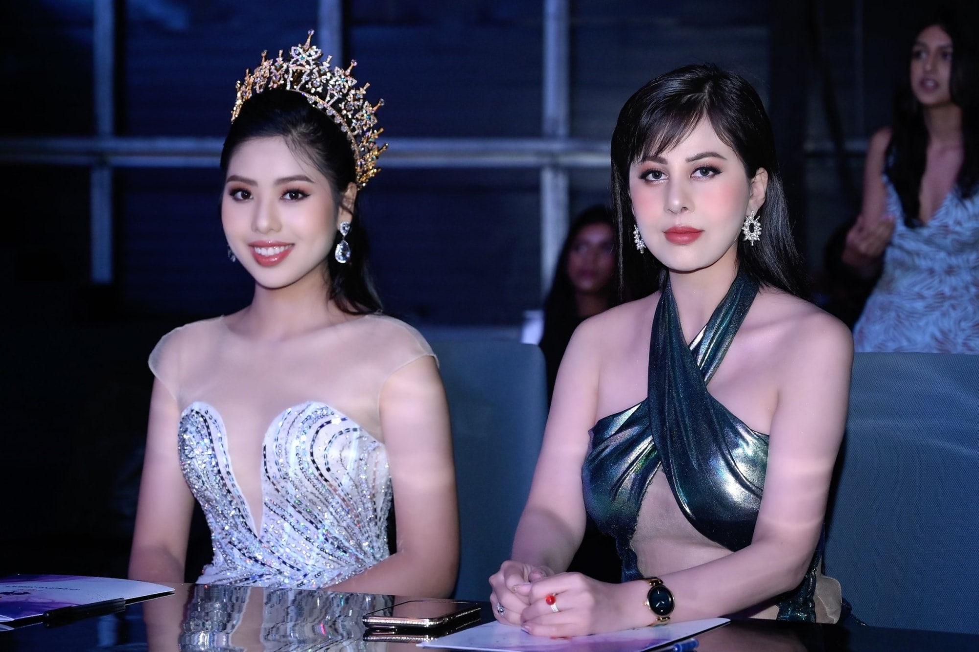 hoa hau nguyen nhu quynh ngo ngoc gia han nguyen thuc thuy tien cung ngoi ghe nong miss grand india 2022 hinh 2