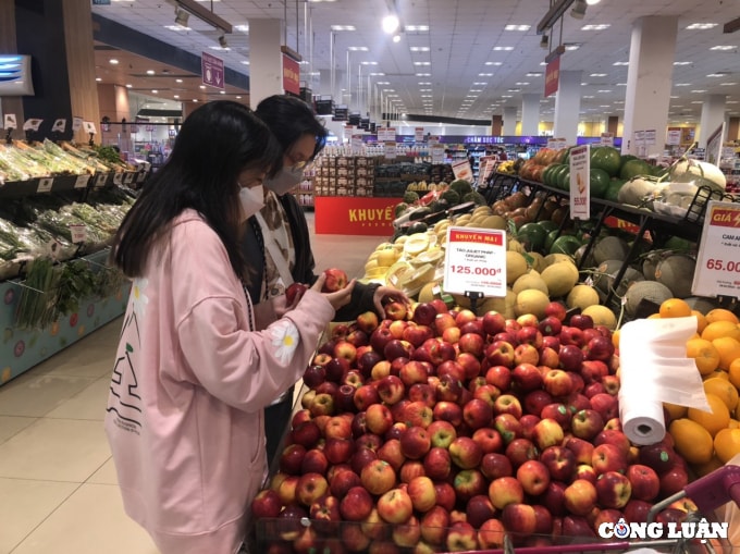 vi sao xang dau giam gia hang hoa van cao hinh 1