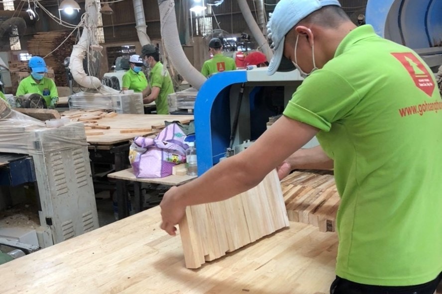 cong nhan chon bo pho ve que vi dau dau chuyen luong bong hinh 1