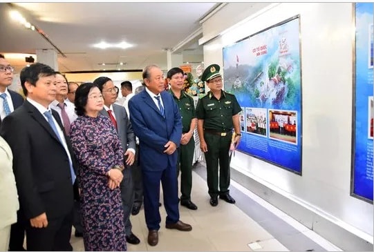 bao nguoi lao dong khai mac trien lam 3 nam mot trieu la co to quoc hinh 3