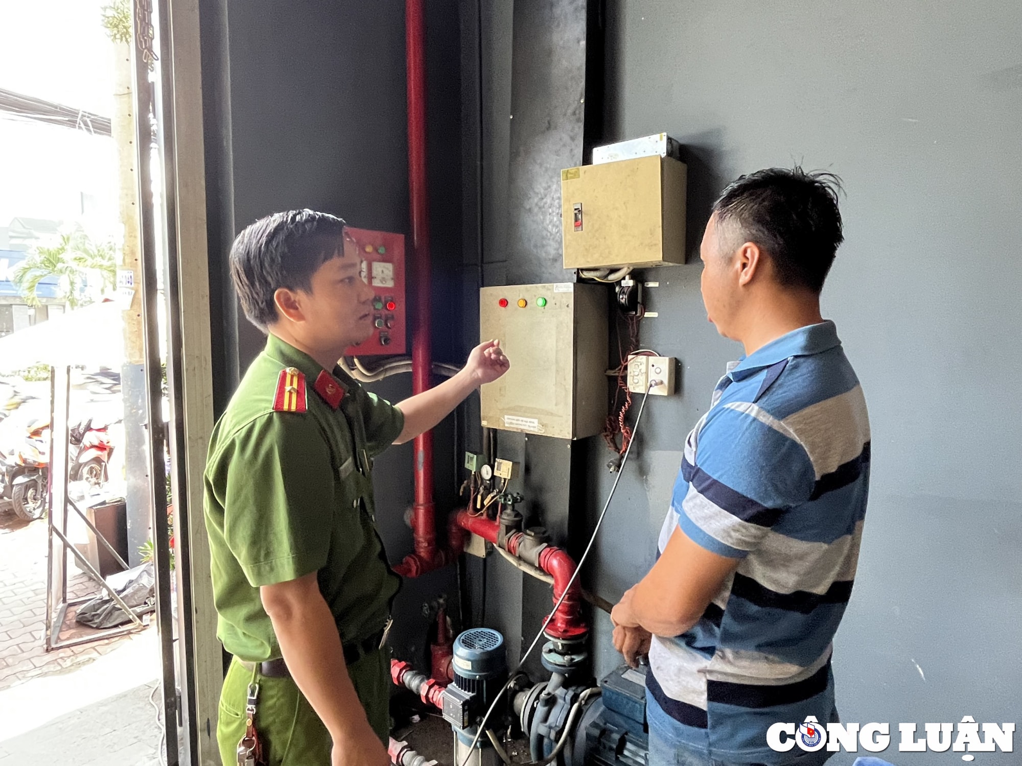 kiem tra quan bar karaoke vu truong phat hien hon 90 co so vi pham pccc hinh 5