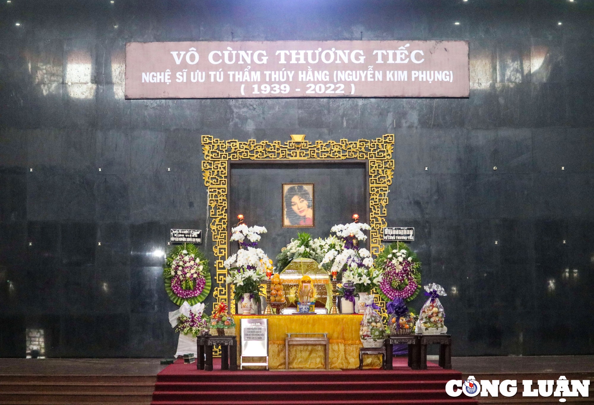 tang le cua co nghe si tham thuy hang hinh 3