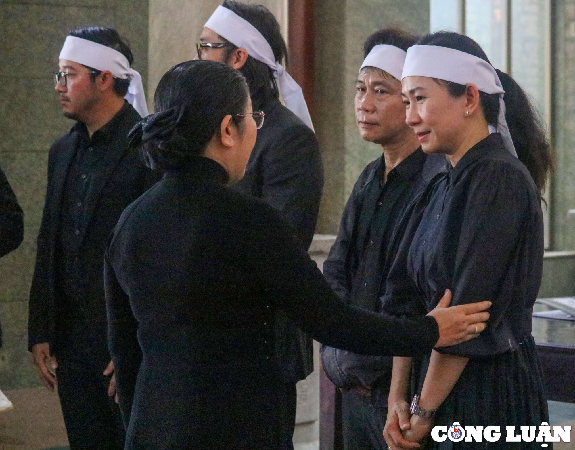 tang le cua co nghe si tham thuy hang hinh 9