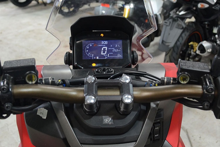 chiem nguong xe tay ga honda adv 160 gia hon 90 trieu dong tai viet nam hinh 4