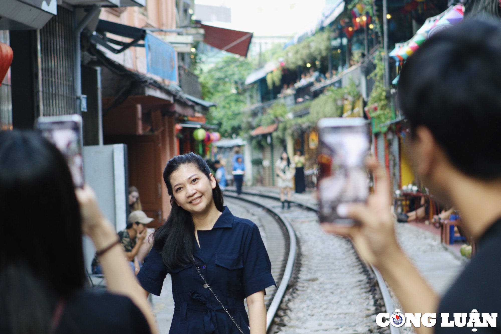 pho cafe duong tau doc nhat vo nhi tai ha noi va bai toan an toan cho du khach hinh 13