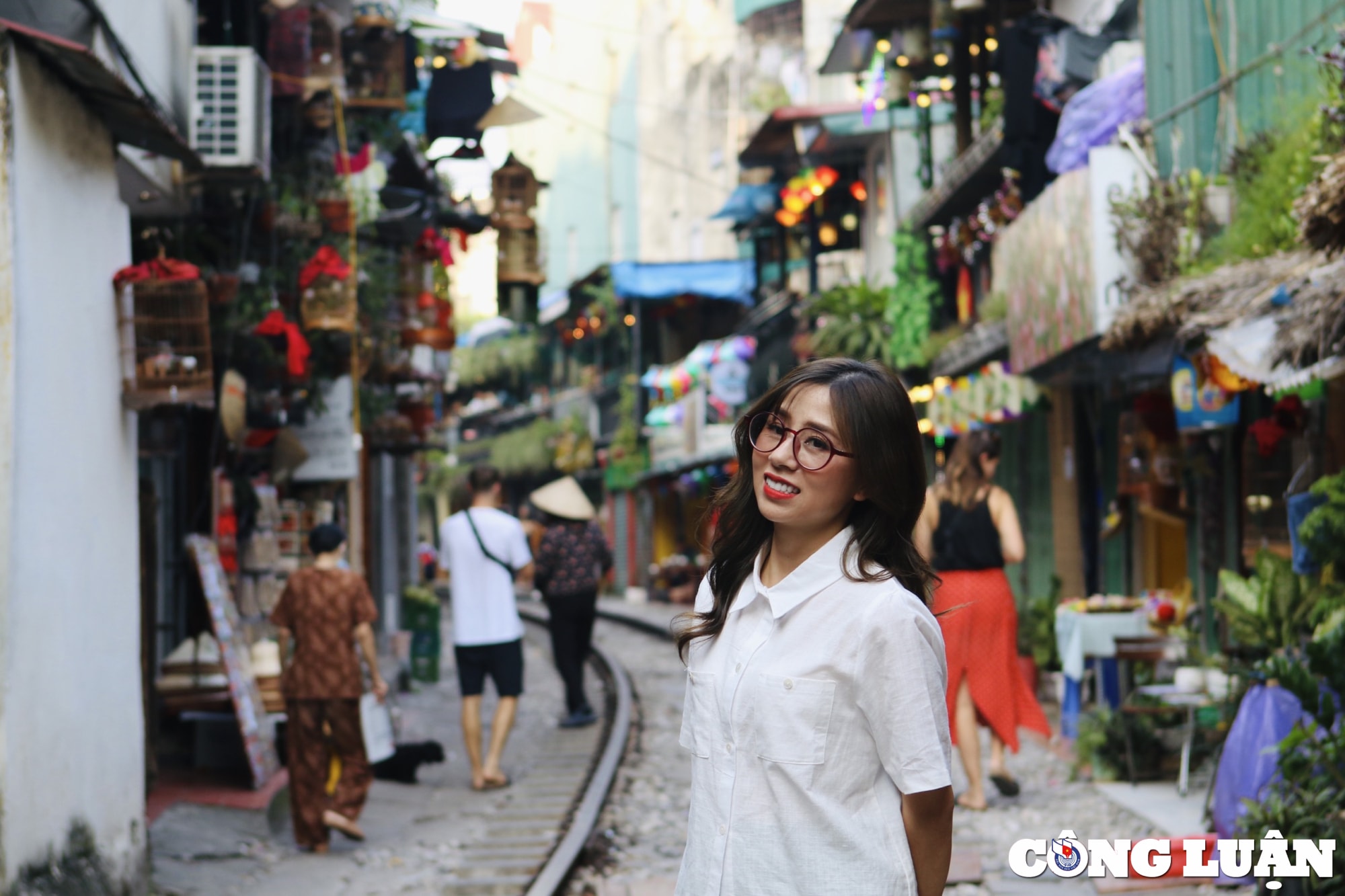 pho cafe duong tau doc nhat vo nhi tai ha noi va bai toan an toan cho du khach hinh 9