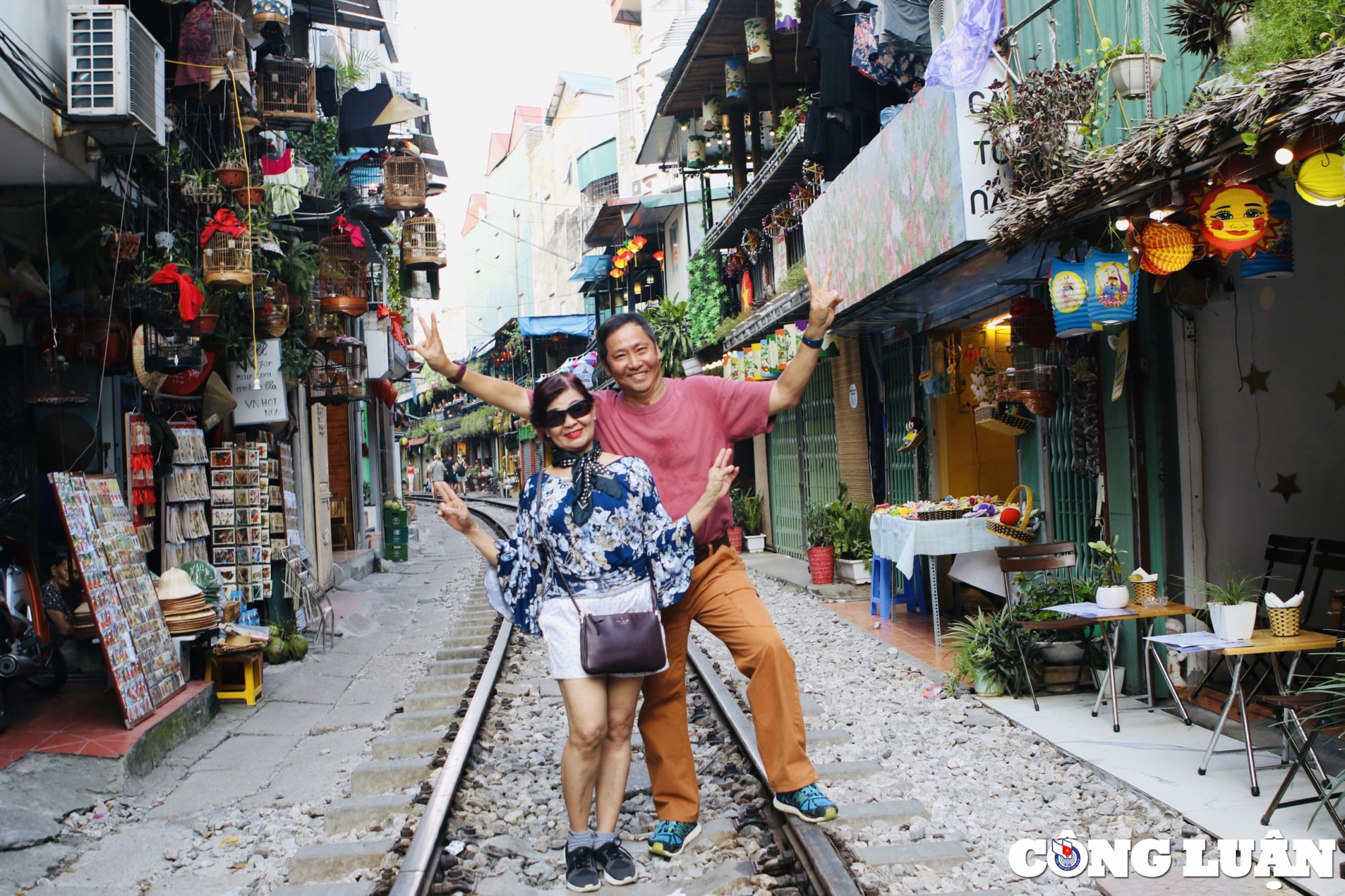 pho cafe duong tau doc nhat vo nhi tai ha noi va bai toan an toan cho du khach hinh 8