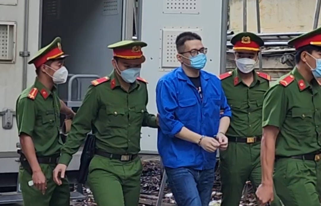 hacker nham hoang khang hau toa ve toi cuong doat tai san hinh 1