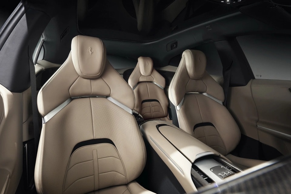 ferrari gioi thieu mau suv 4 cho purosangue hinh 10