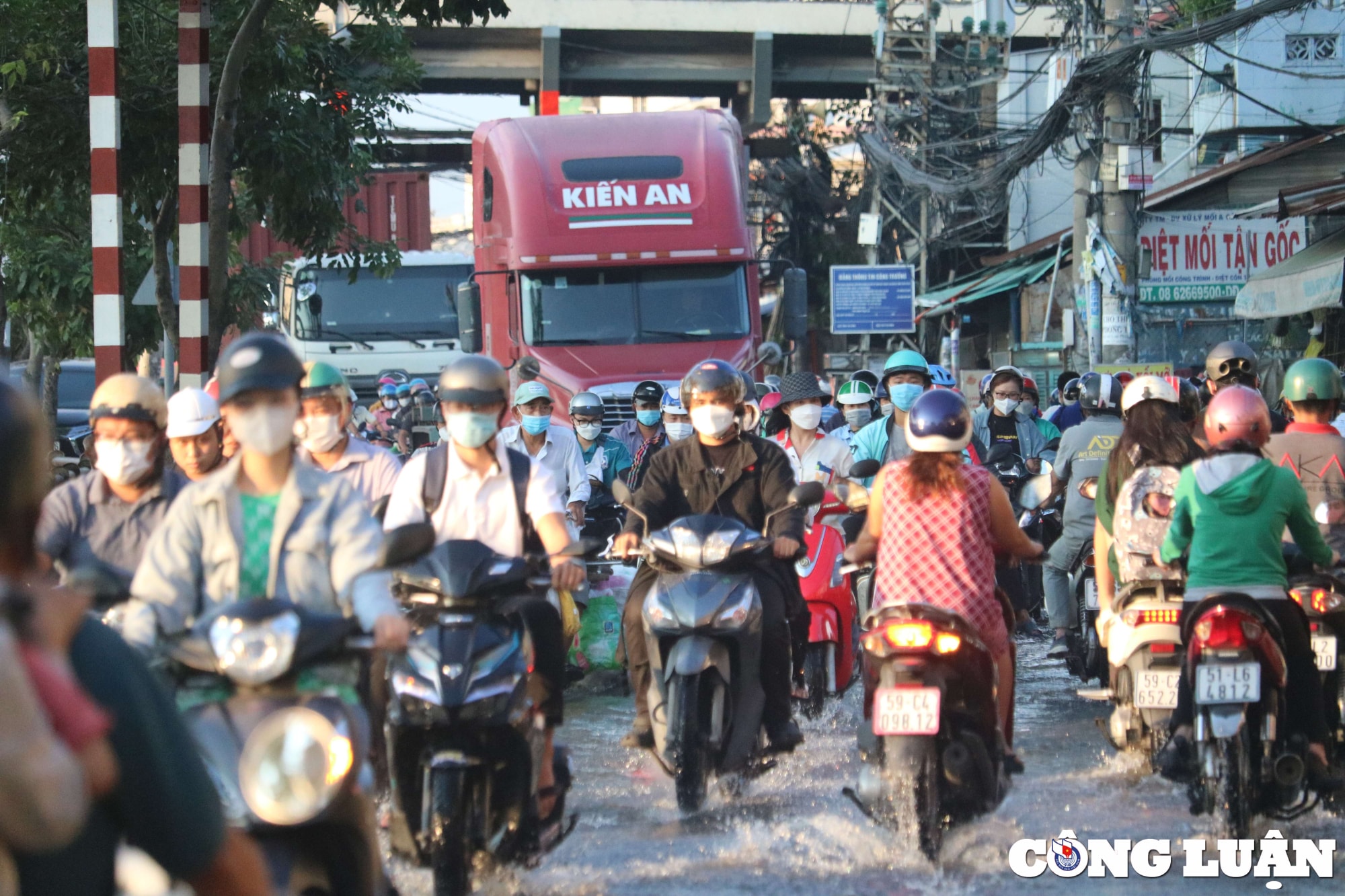 trieu cuong dang cao nguoi dan tp hcm bi bom sau gio tan tam hinh 2