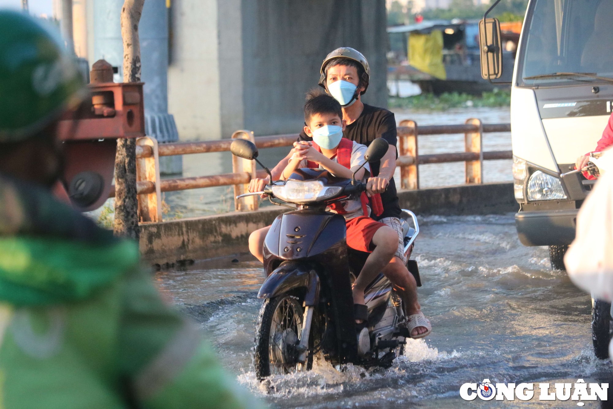 trieu cuong dang cao nguoi dan tp hcm bi bom sau gio tan tam hinh 18